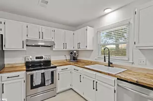 401 Belcross Dr, Simpsonville, SC 29681 - Photo 12