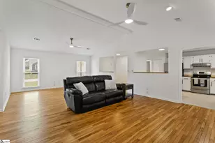 401 Belcross Dr, Simpsonville, SC 29681 - Photo 6