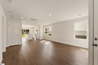 158 Cloverfield Lane, Spartanburg, SC 29303 - Photo 2