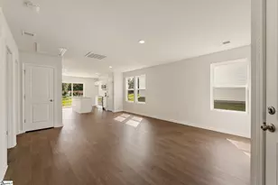 158 Cloverfield Ln, Spartanburg, SC 29303 - Photo 2