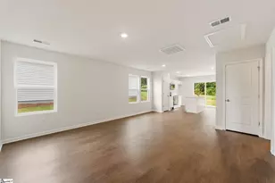 155 Cloverfield Ln, Spartanburg, SC 29303 - Photo 2