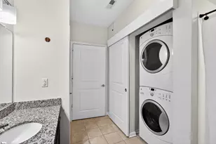 100 E Washington St, Greenville, SC 29601 - Photo 16