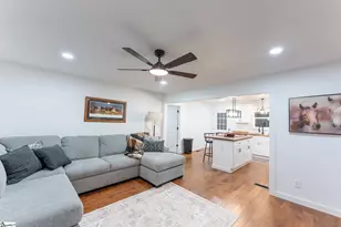 406 Campbell Ave, Landrum, SC 20356 - Photo 2