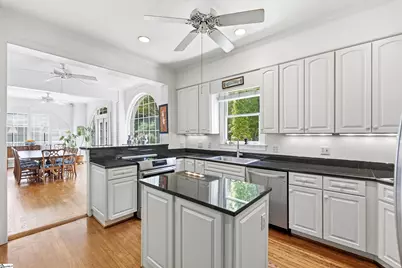 303 McDaniel Avenue, Greenville, SC 29601 - Photo 16