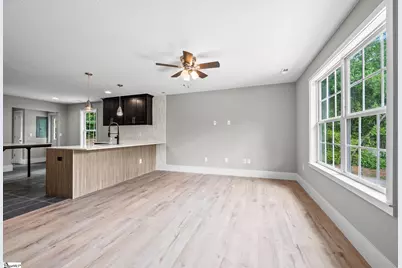 815 E Main Street, Taylors, SC 29687 - Photo 6