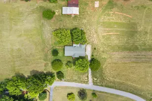 631 River Oak Cir, Inman, SC 29349 - Photo 2