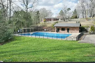 6 Devonshire Ln, Greenville, SC 29617 - Photo 2