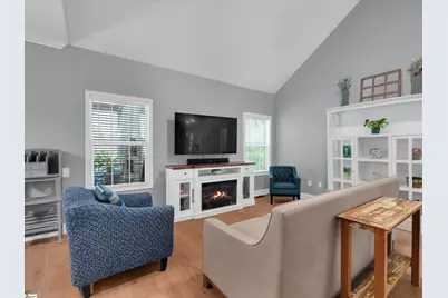 305 Glencrest Court, Greer, SC 29650 - Photo 4