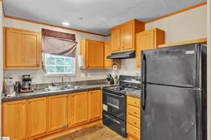 115 Lyle Dr, Taylors, SC 29687 - Photo 8