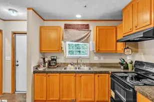 115 Lyle Dr, Taylors, SC 29687 - Photo 10