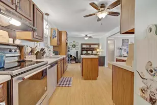 160 Inn View Dr, Inman, SC 29349 - Photo 4