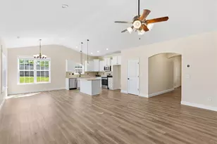 382 W Darby Rd, Greenville, SC 29609 - Photo 8