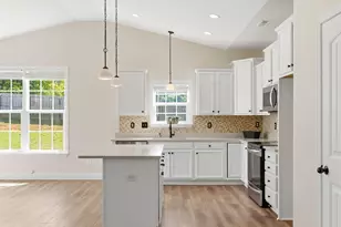 382 W Darby Rd, Greenville, SC 29609 - Photo 14