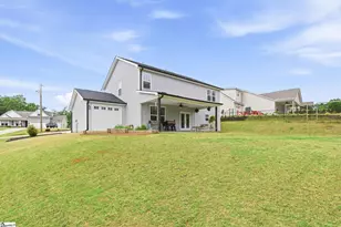 114 Inlet Pointe Dr, Anderson, SC 29625 - Photo 2