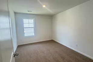 2045 Halton Oaks Dr, Spartanburg, SC 29303 - Photo 14