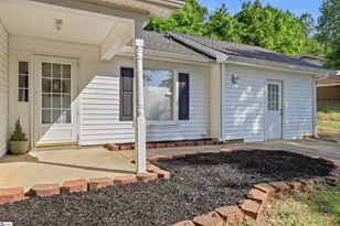 38 Shore Dr, Greenville, SC 29611 - Photo 2