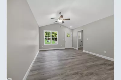 1075 E Prince Road, Landrum, SC 29356 - Photo 10
