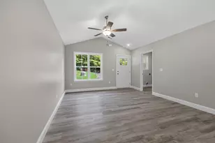 1075 E Prince Rd, Landrum, SC 29356 - Photo 10