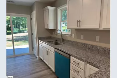1075 E Prince Road, Landrum, SC 29356 - Photo 6