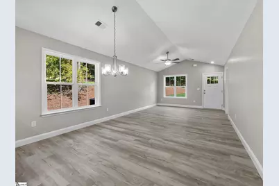 1075 E Prince Road, Landrum, SC 29356 - Photo 12