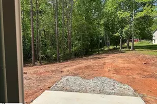 1075 E Prince Rd, Landrum, SC 29356 - Photo 2
