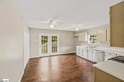 301 E Myles Lane, Spartanburg, SC 29303 - Photo 8