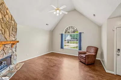 301 E Myles Lane, Spartanburg, SC 29303 - Photo 6