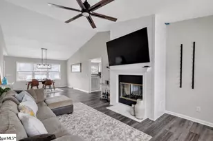 202 Kenilworth Dr, Greenville, SC 29615 - Photo 2