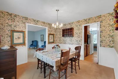 401 Woodland Way, Laurens, SC 29360 - Photo 6