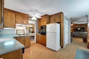 401 Woodland Way, Laurens, SC 29360 - Photo 14