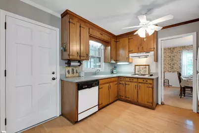 401 Woodland Way, Laurens, SC 29360 - Photo 12
