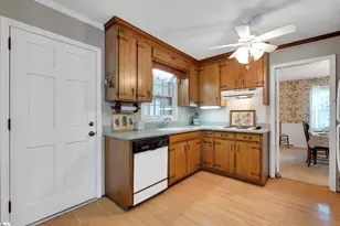 401 Woodland Way, Laurens, SC 29360 - Photo 12