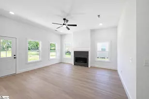 179 Cedar Ave, Wellford, SC 29385 - Photo 6
