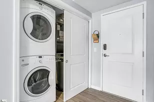 100 E Washington St, Greenville, SC 29601 - Photo 20