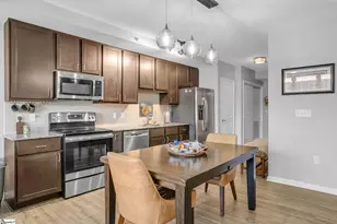 100 E Washington St, Greenville, SC 29601 - Photo 2