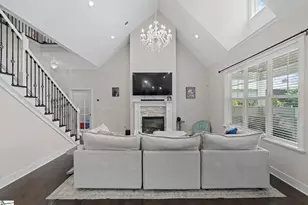101 S Valley Ln, Greenville, SC 29611 - Photo 6