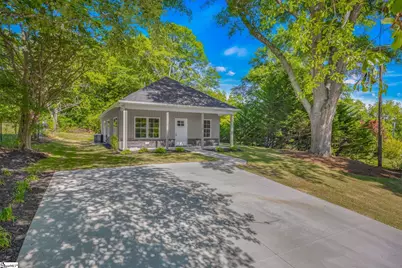 219 Maplecroft Street, Liberty, SC 29657 - Photo 2