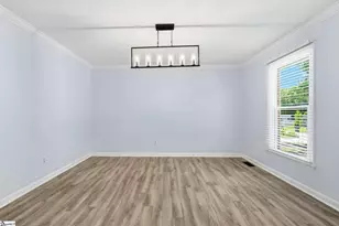 218 Crestwood Dr, Greenville, SC 29609 - Photo 8