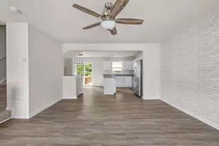 225 Coldwater Creek Ct, Simpsonville, SC 29680 - Photo 2