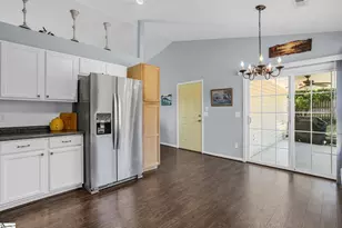 331 Bright Farm Rd, Duncan, SC 29334 - Photo 8