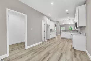 305 Appian Dr, Spartanburg, SC 29306 - Photo 8