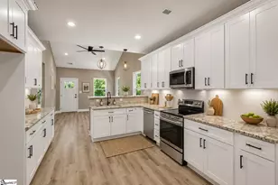 305 Appian Dr, Spartanburg, SC 29306 - Photo 12