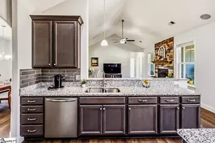 100 Ridgefield Ln, Greer, SC 29651 - Photo 8