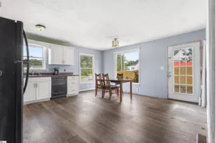 31 McCaughrin St, Pelzer, SC 29669 - Photo 4