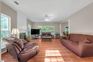 11 Eagleston Ln, Simpsonville, SC 29680 - Photo 2