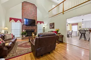2 Meadow Springs Ln, Greer, SC 29650 - Photo 4