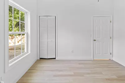 802 W Hampton Street, Laurens, SC 29360 - Photo 10