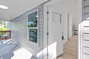 802 W Hampton St, Laurens, SC 29360 - Photo 2