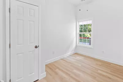 802 W Hampton Street, Laurens, SC 29360 - Photo 8
