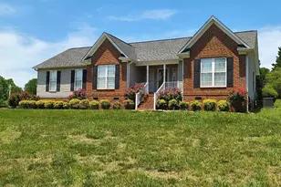 124 Brooke Lee Cir, Taylors, SC 29687 - Photo 2